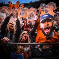 EFF Magazine | Von der NFL bis zu Halloween: Taylor Swifts Einfluss auf Sport und Popkultur